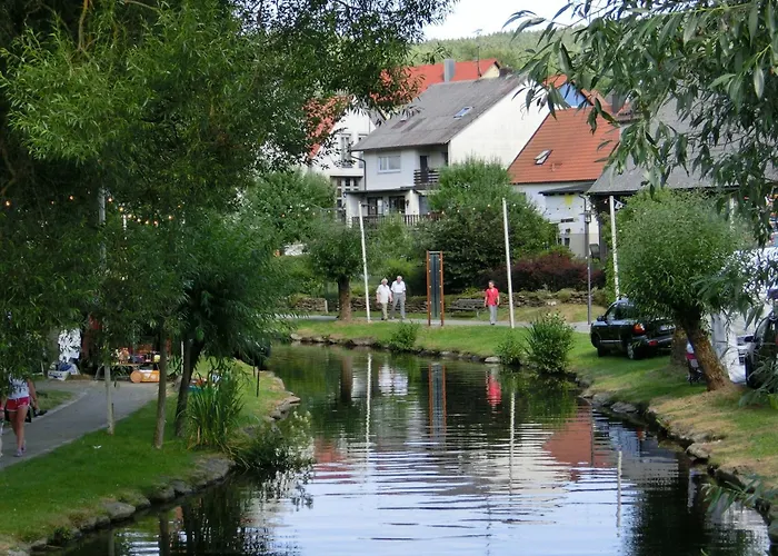 Schoenes Mit Grossem Garten Bei Hébergement de vacances Stadlern