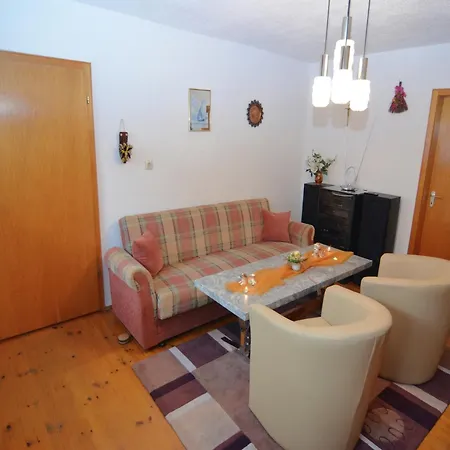 Schoenes Mit Grossem Garten Bei Casa vacanze Stadlern