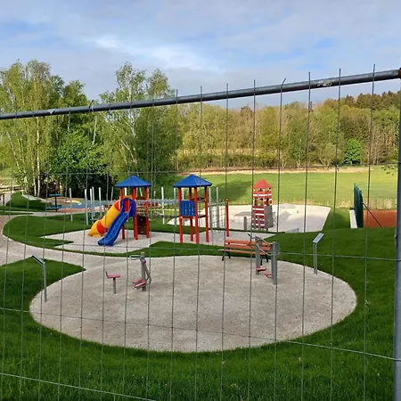 Schoenes Mit Grossem Garten Bei